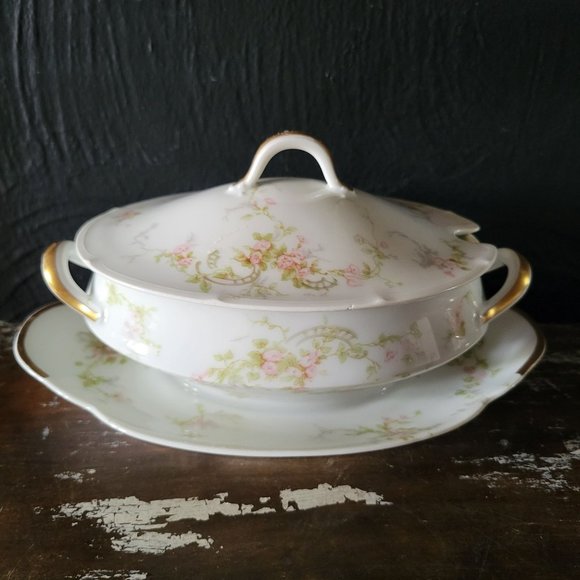 Haviland Limoges Sauce Boat & Lid w/ Attached Underplate Schleiger 161-4 *Read - Picture 2 of 13